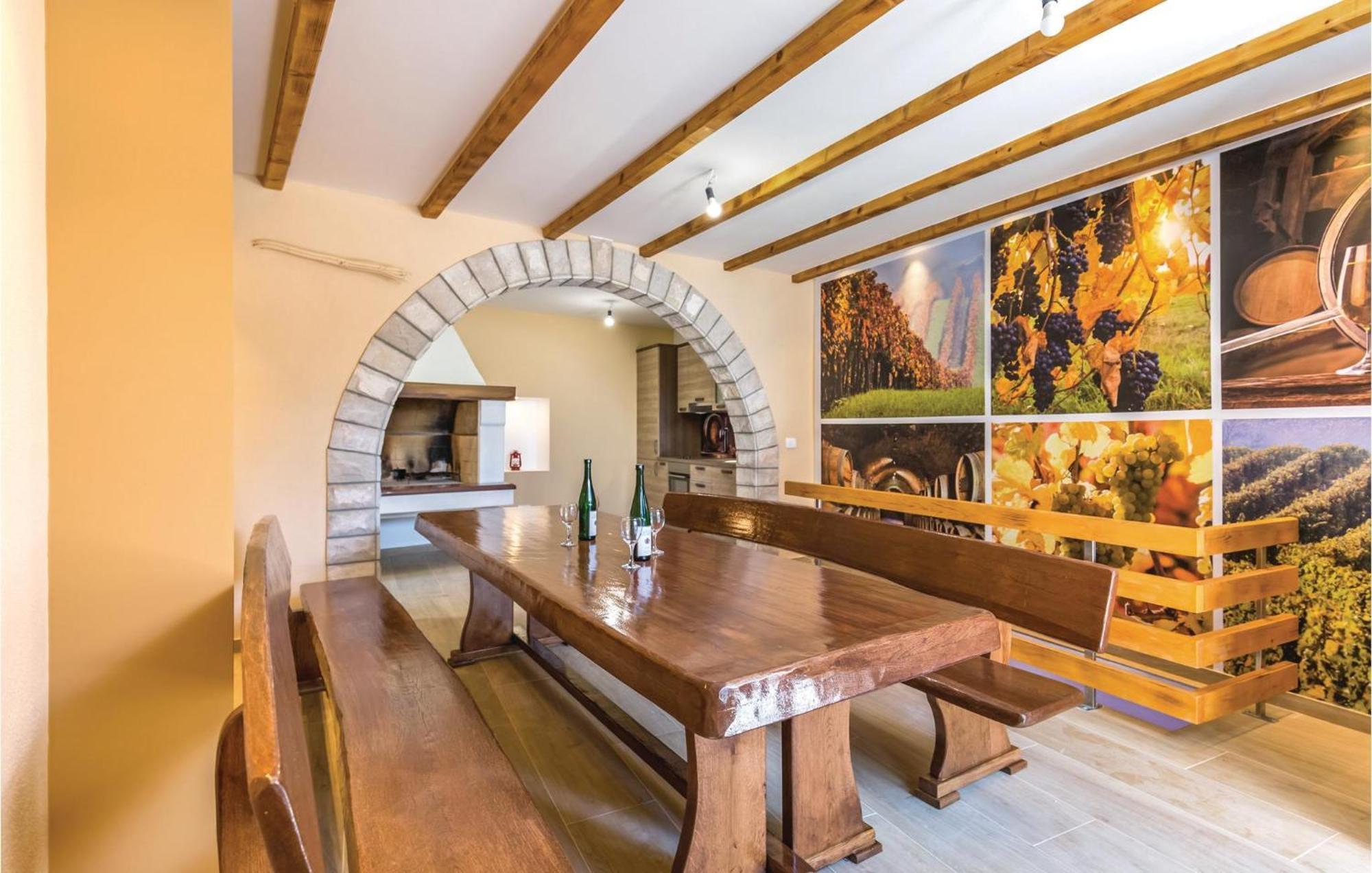 Amazing Apartment In Medici With Kitchen Kutleša Exterior foto